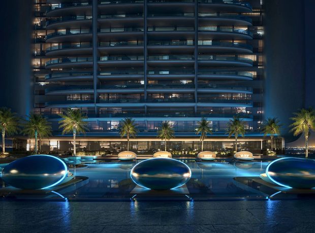 A 900 sqm infinity pool and private pools